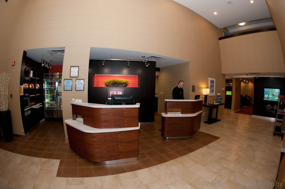 Courtyard By Marriott Hotel